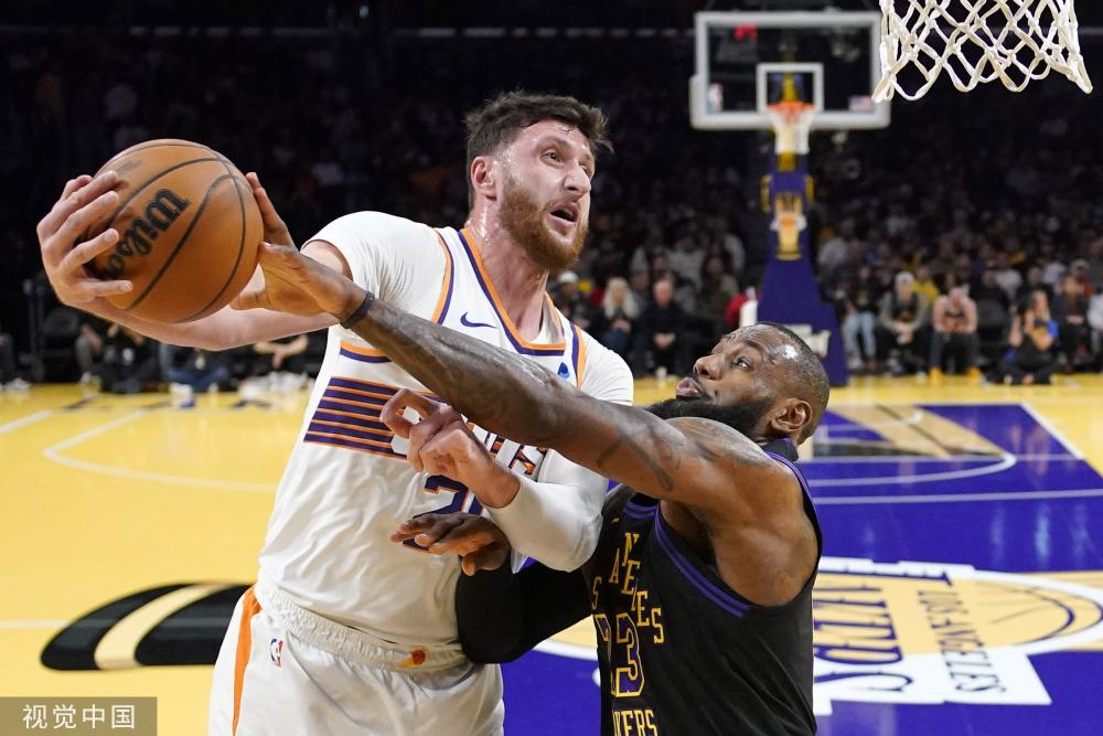 中场控球 中场控球